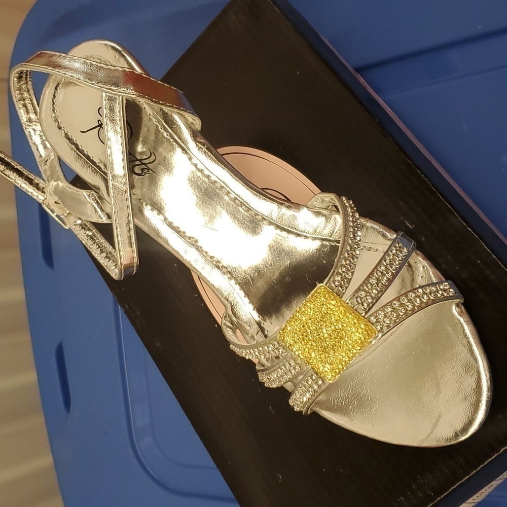 Women's Silver Formal Sandals Size 8